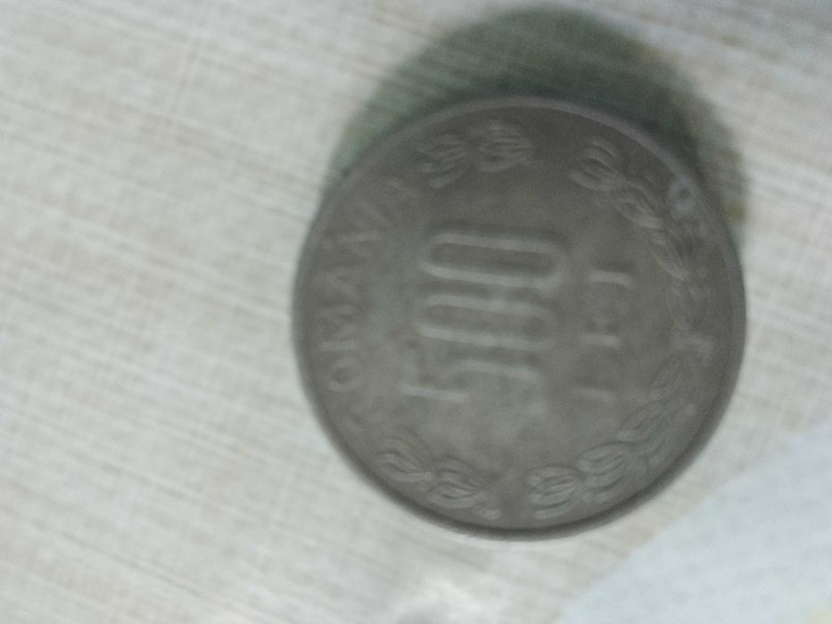 Vând moneda 500 lei din anul 1999 cu 800 lei