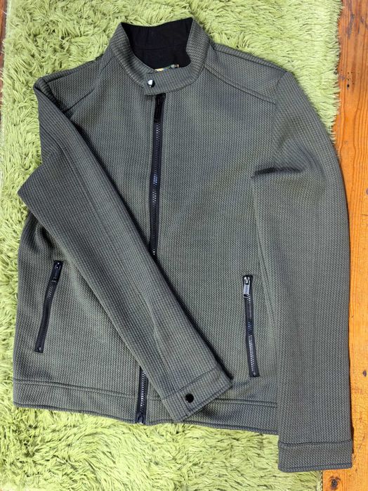 Горнище с цип, маслено зелено