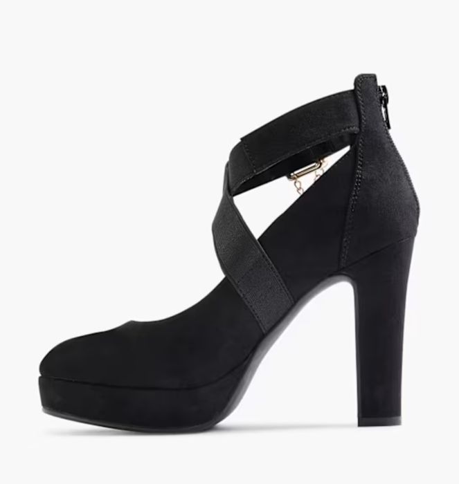 Стилни дамски обувки на висок ток