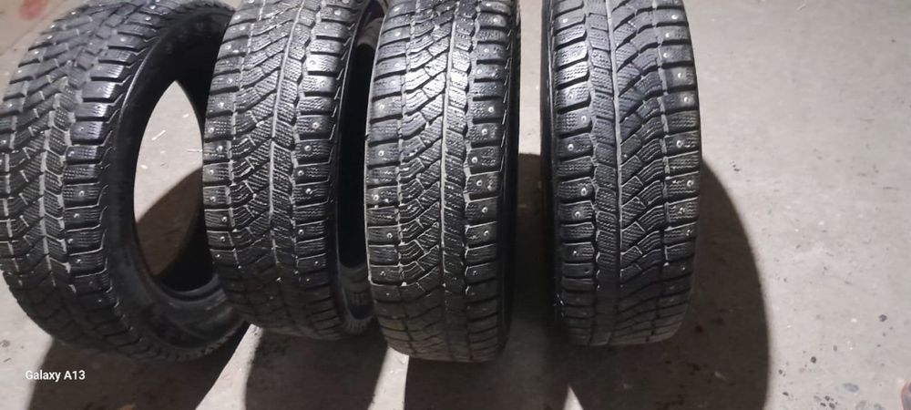 Зимние шины  Новые. Размер - 205/60/R16 Комплект 4 шт