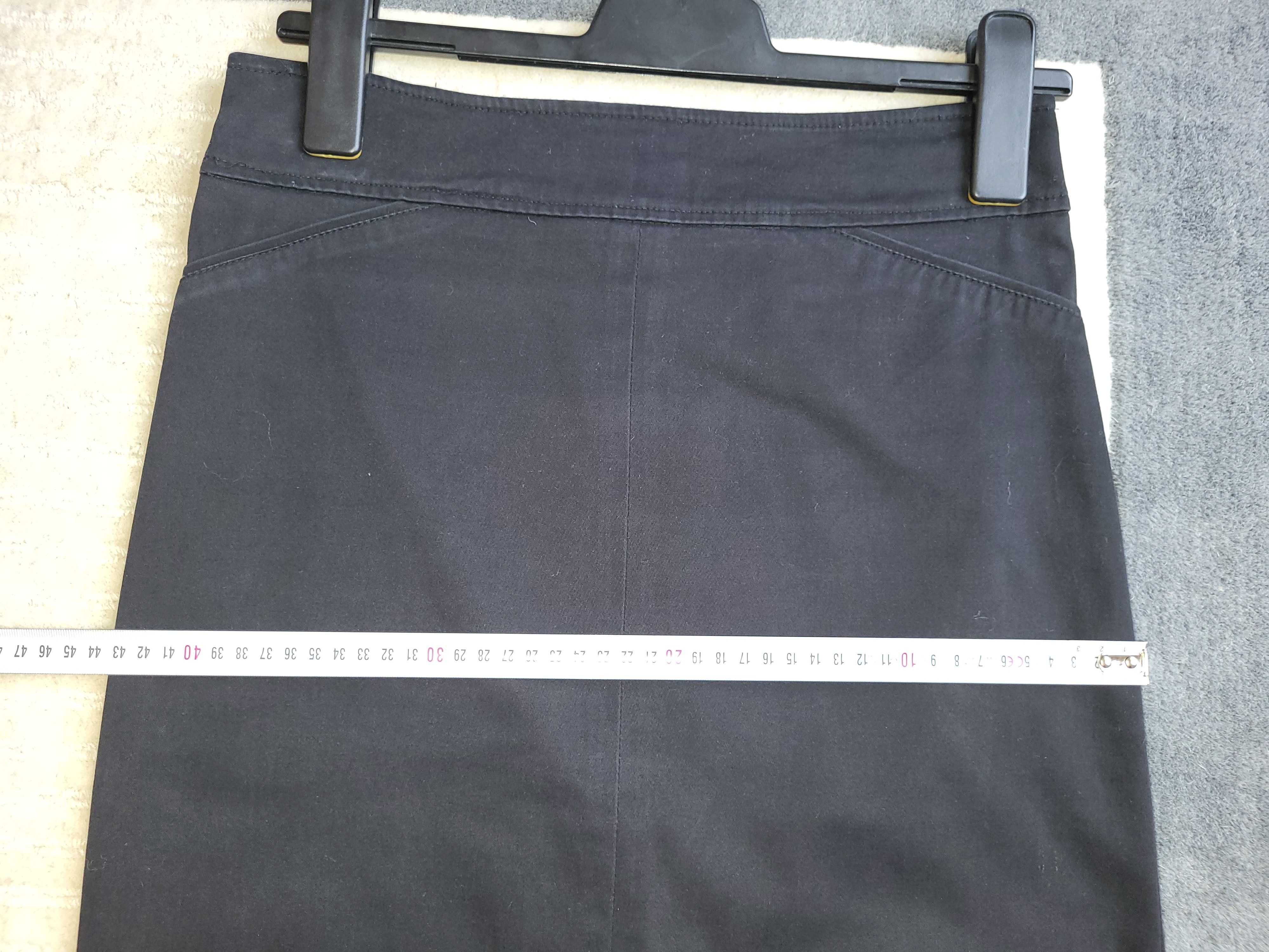 Fusta simpla, material placut si catifelat, mar 38 (S/M), talie joasa