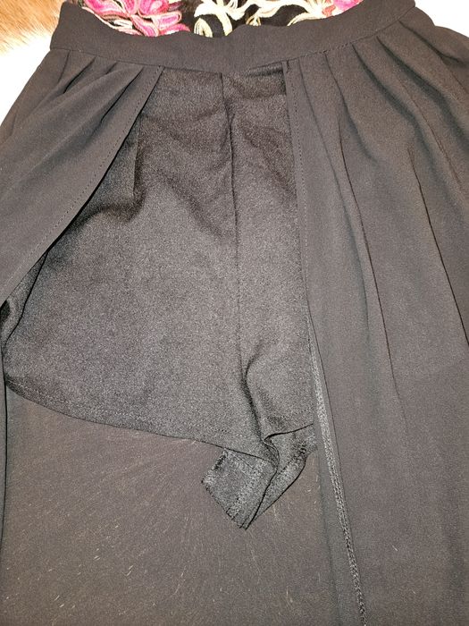 Vand salopeta Tally Weijl de dama pantalon scurt trena din voal si bro