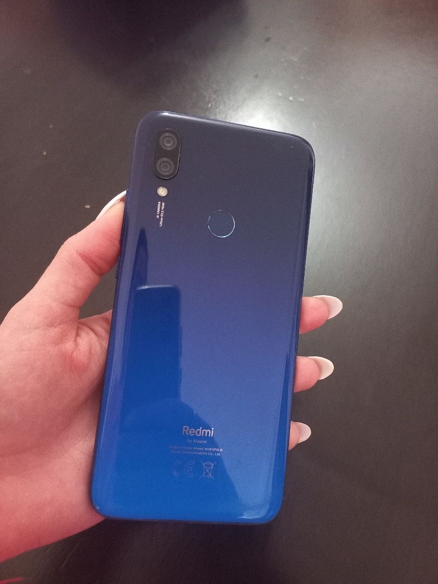 Телефон Xiaomi redmi 7