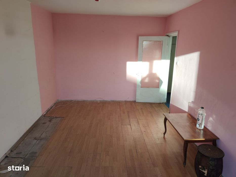 3 camere 70mp bloc 1982 2 grupuri sanitare Rahova Petre Ispirescu