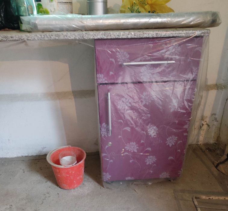 Продам стол для парикмахерских