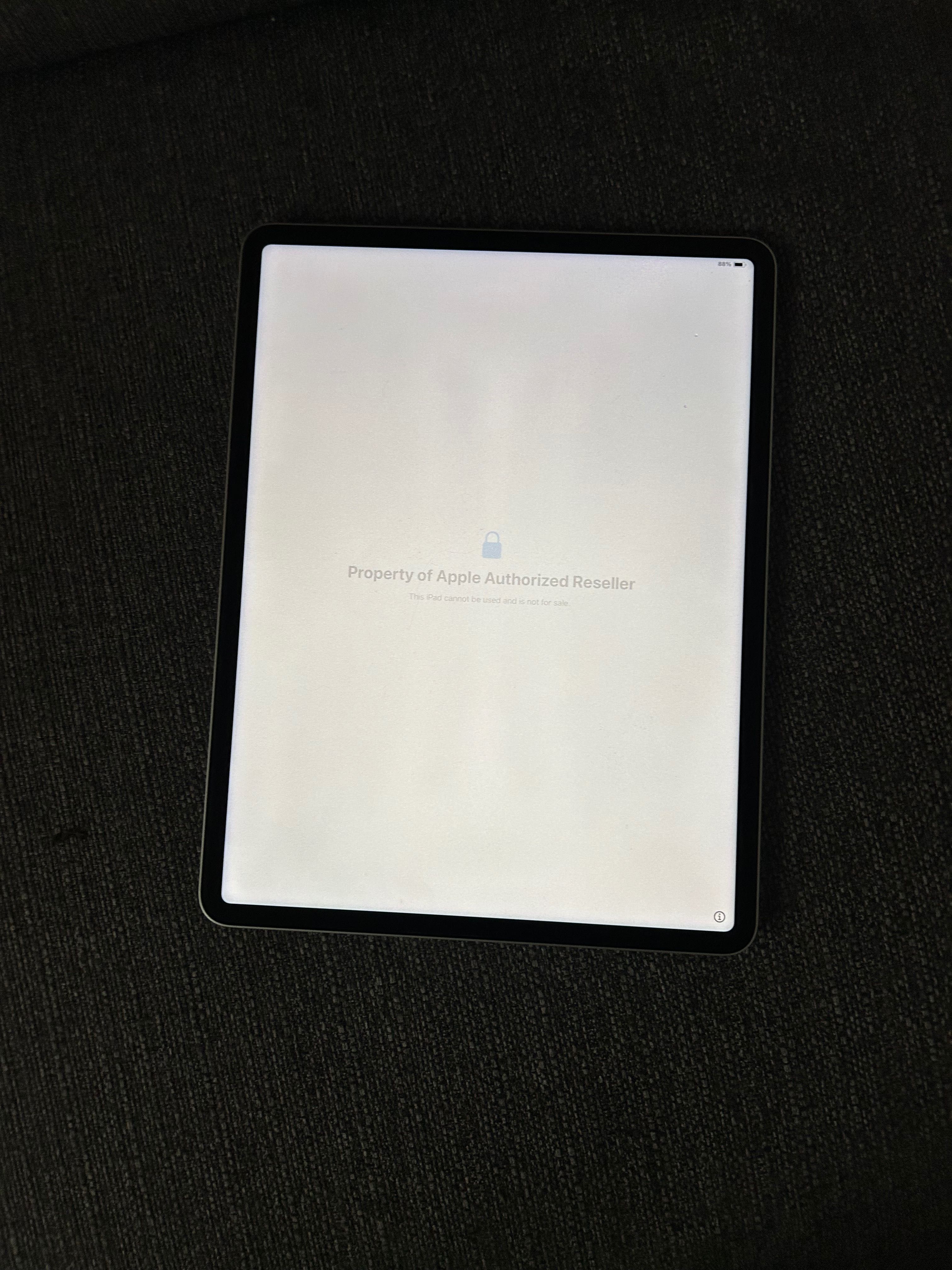 Ipad pro.12,8  Gen 6 128 gb pentru piese