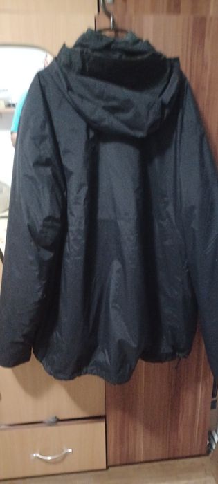 Vând jeaca columbia doua fete  iarna XXL  nepurtata