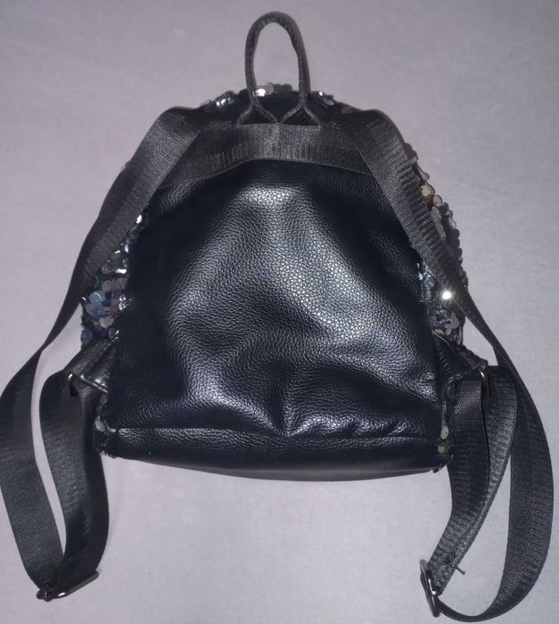 Ghiozdan/Rucsac din piele cu paiete pentru femei nou si ieftin!