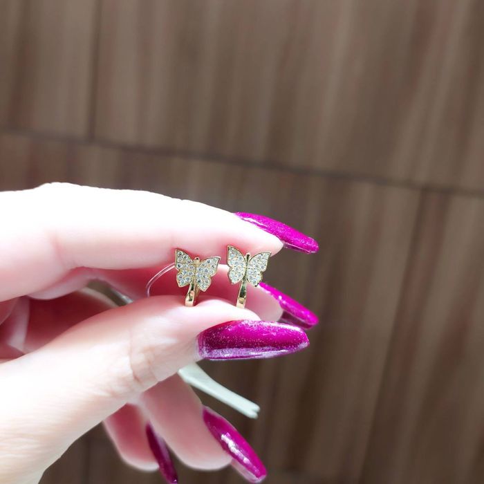 Золотые нежные детские серьги. Золото 585 Доставка