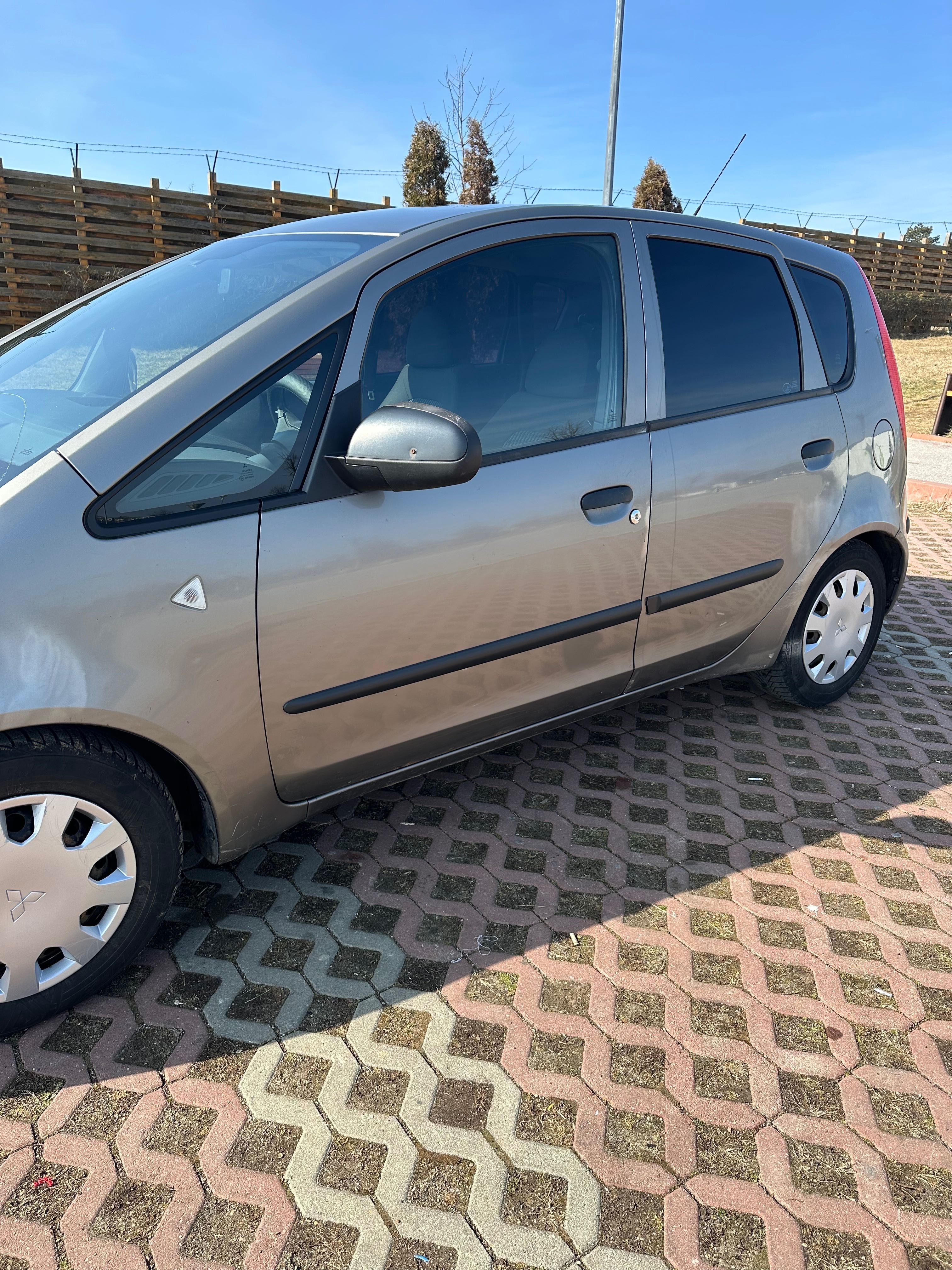 Vând Mitsubishi Colț 1124 CC benzină