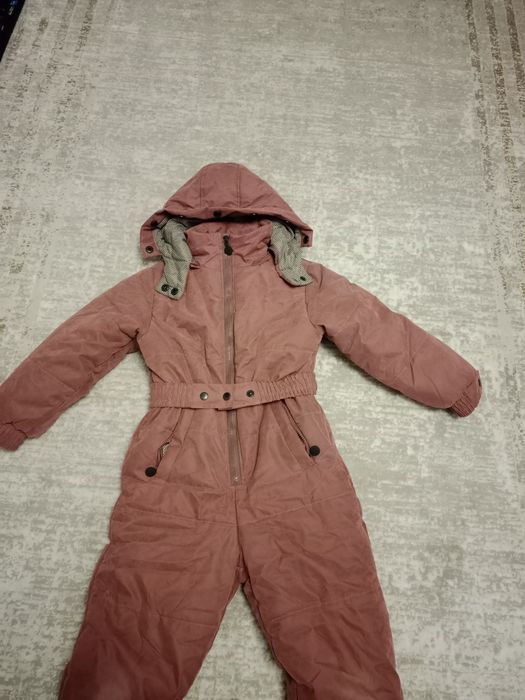 Продам зимний комбинезон для девочки!!!