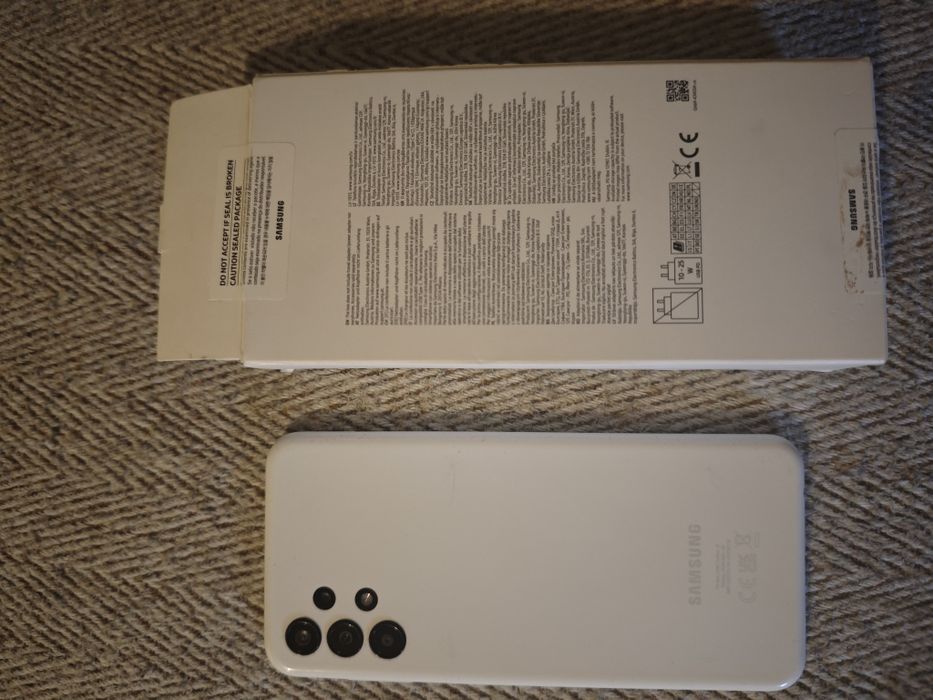 Телефон работещ с напукано стъкло