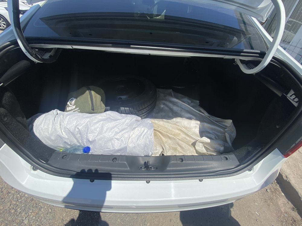 Lada Vesta naxtga, va cherez bank mumkin