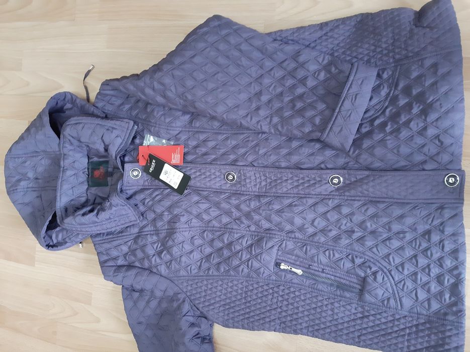 Куртка женская 62-64 размер