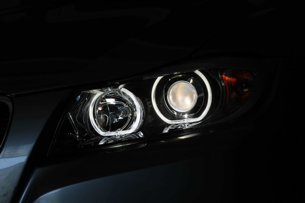 17.  Faruri BMW Seria 3 E90 (2005-2011) Angel Eyes Garantie 12 luni