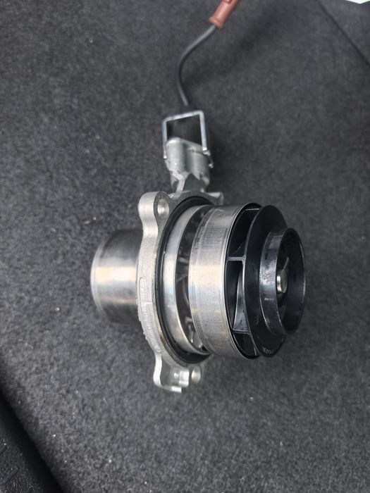 Водна помпа за 1.6tdi vw, audi, skoda