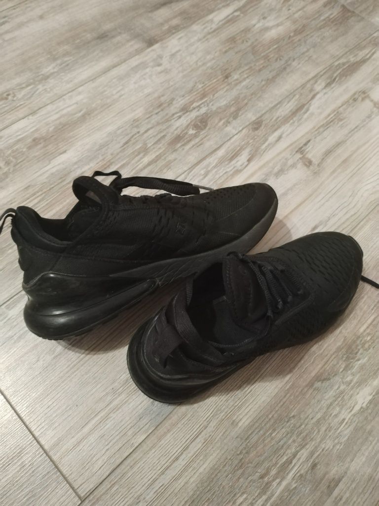 Маратонки Nike Air Max 270