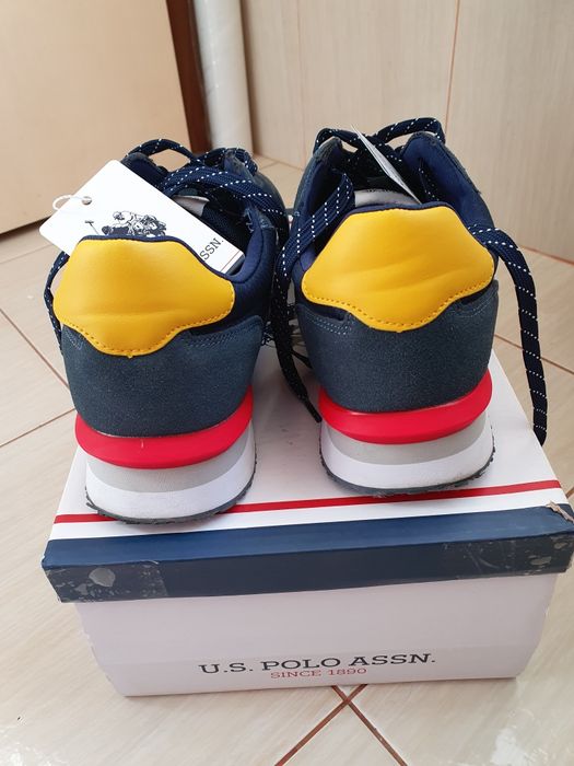 Vând adidași POLO ASSN