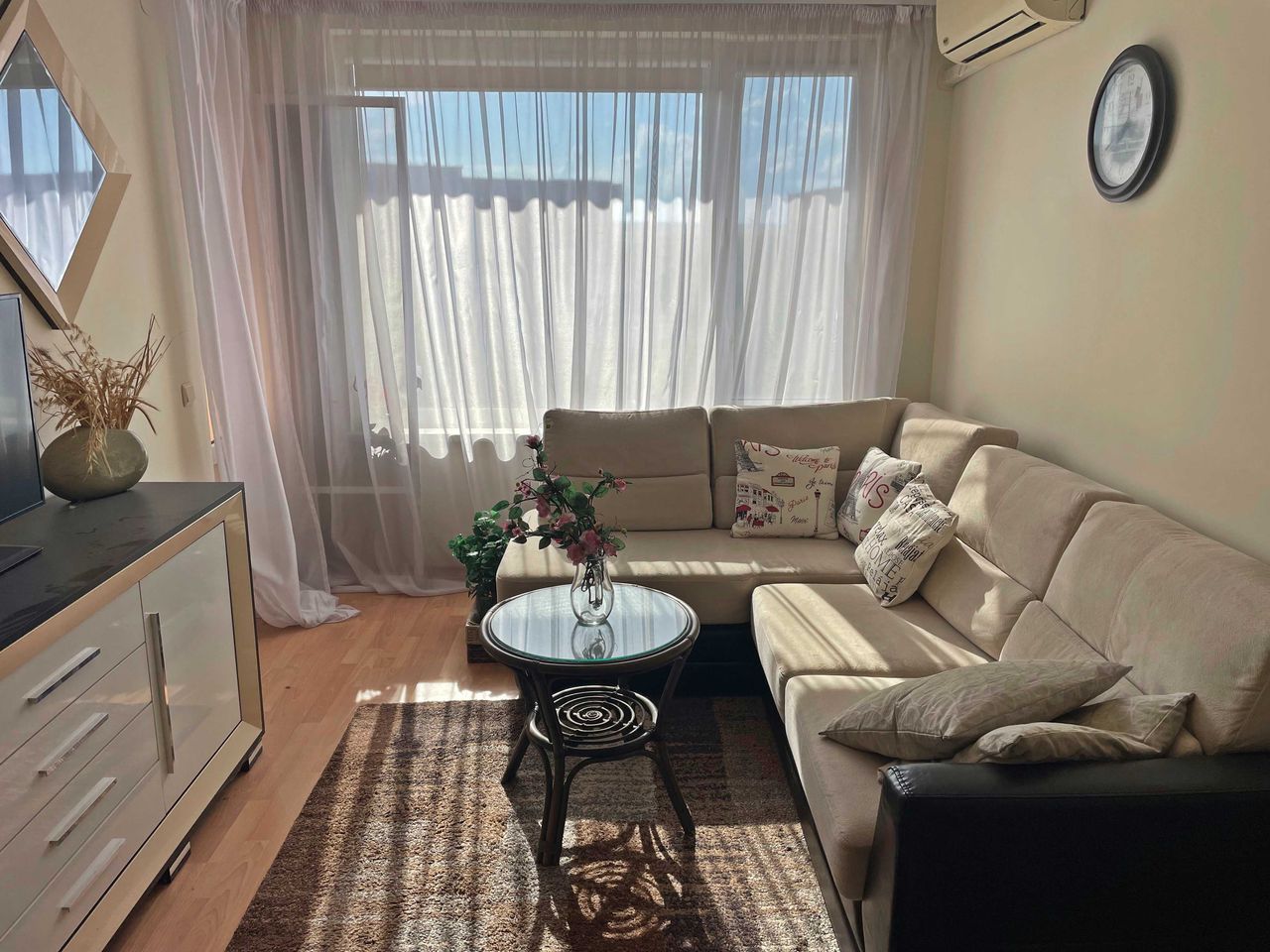 Продава се Двустаен апартамент в к.к. Слънчев бряг - 65 кв.м за 954 €/кв.м - Снимка #1