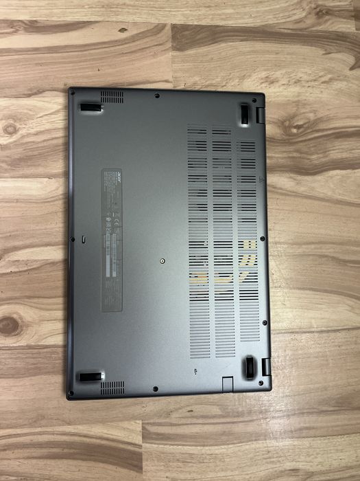 Vând laptop Acer Aspire 5 cu Licenta Windows 11 PRO