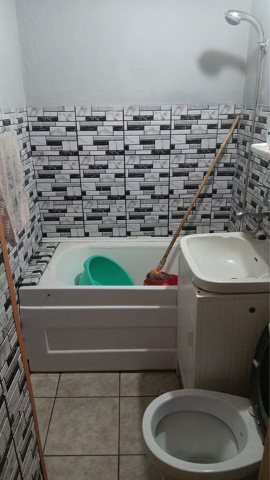 Inchiriez garsoniera