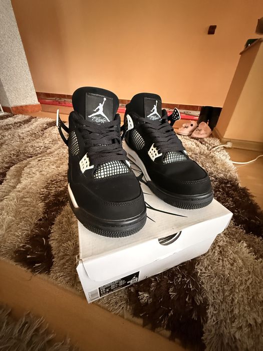 Nike Jordan 4 white thunder