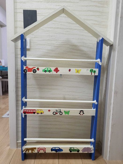 Biblioteca pentru copii, din lemn