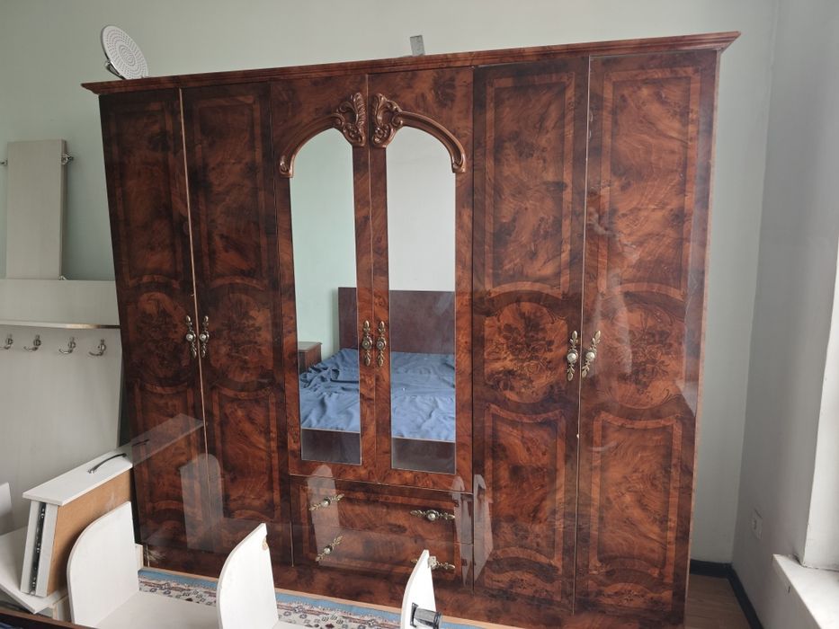 Спальный гарнитур