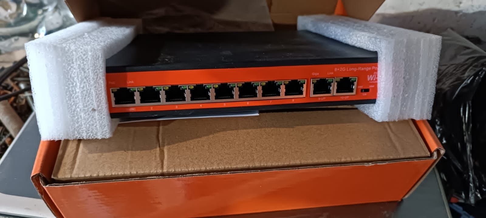Hub 8 poe 2 Lan 1000gb