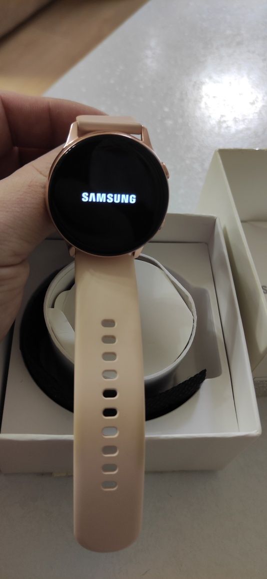 Продам Часы SAMSUNG GALAXY Watch Active