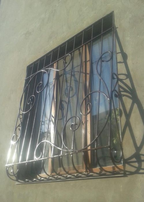 Решетки на окна сварные и кованые