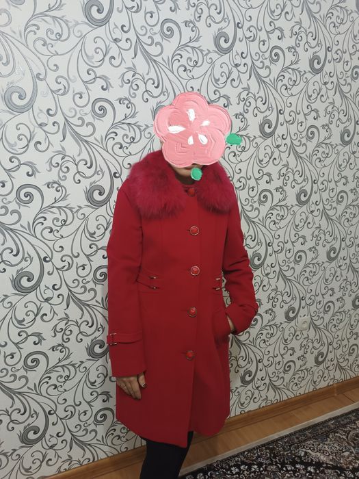 Продается пальто женское 2 шт.