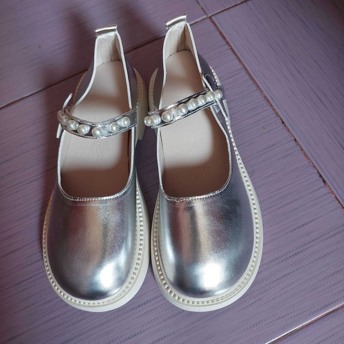 Pantofi evenimente argintii cu perle 36