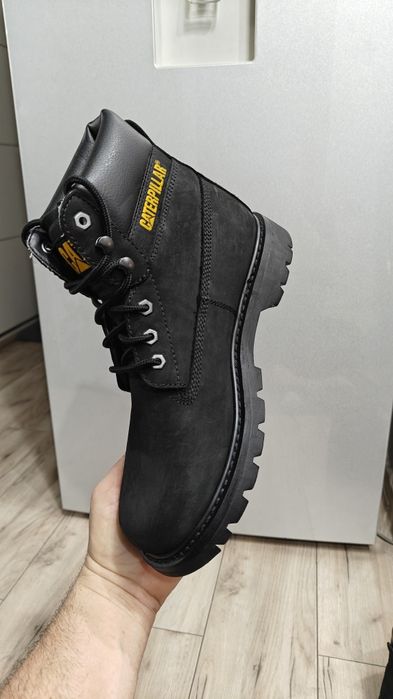 Caterpillar mărimea 42