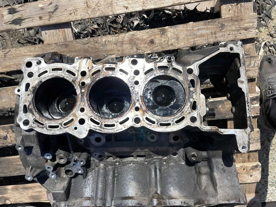 Окомплектован Блок OM642.921 R6428105 MERCEDES E class W211 V6 4matic