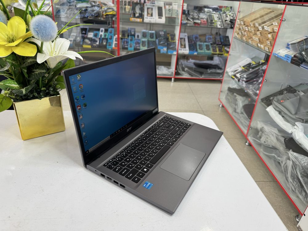 Yangidek core i3-12 8/256 ssdlik ideal holatda IT va dasturlash uchun