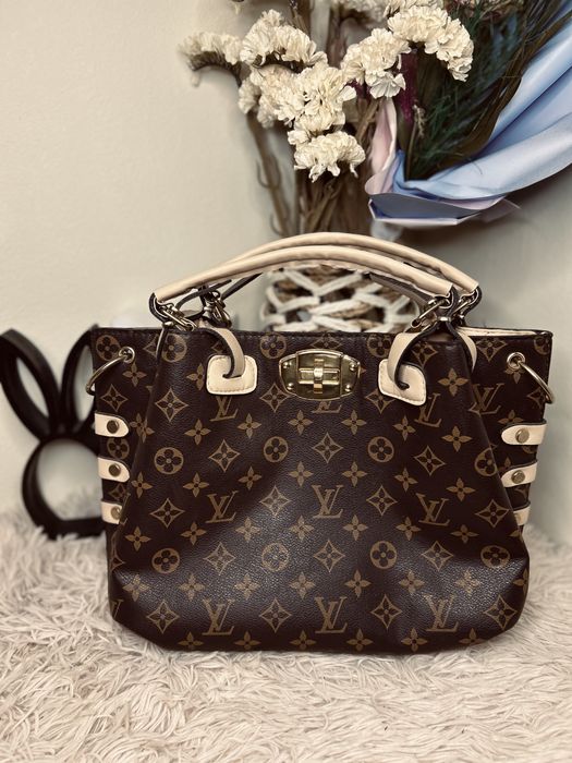 Дамска чанта louis vuitton