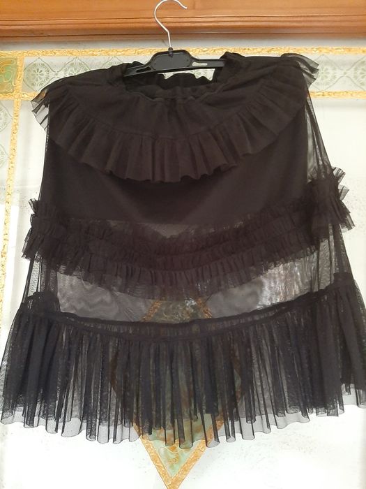 Детска пола от тюл черна на фирмата SISLEY.