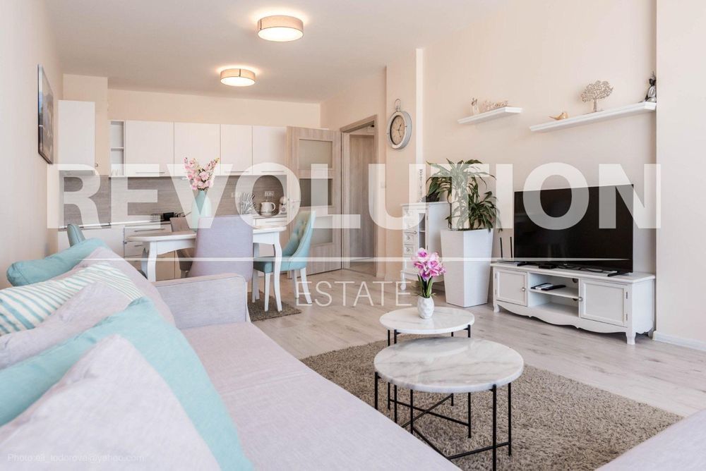 Дава се под наем Двустаен апартамент в Варна, Аспарухово - 75 кв.м за 700 € - Снимка #2