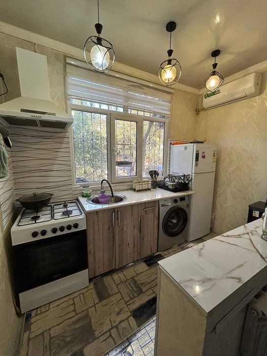 Чилонзор 19-квартал оилага ёки кизларга квартира без маклер метро якин