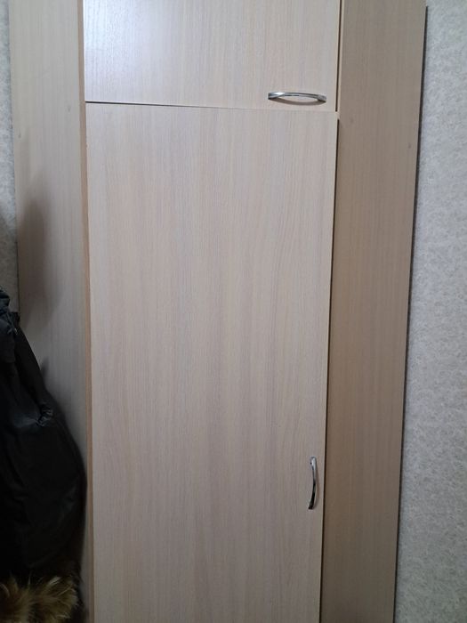 Продам шкаф угловой
