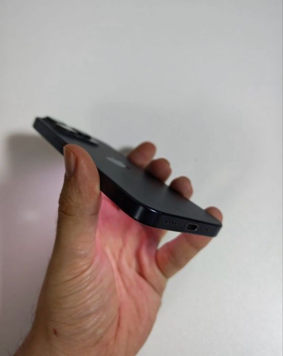 iPhone 15 PRO  256 GB  98% Viata Bateriei