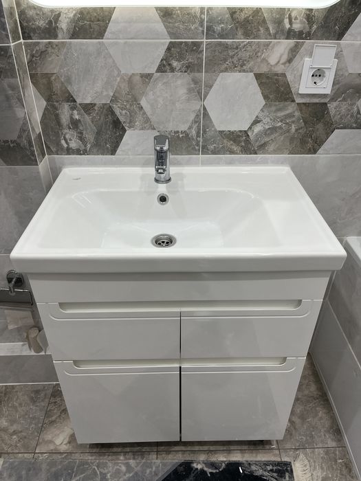 Продам тумба с раковиной  в хорошем состоянии