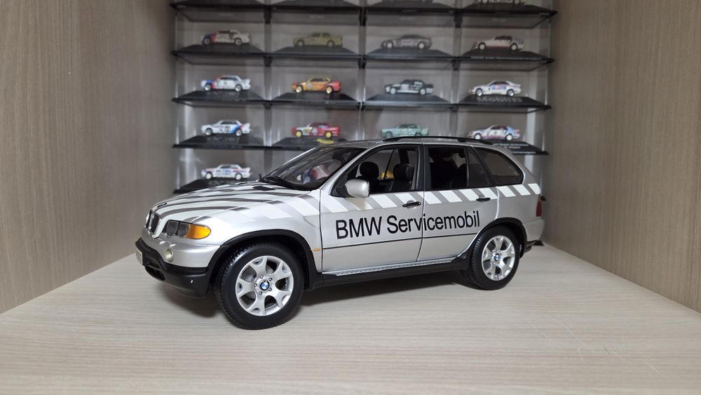 BMW X5 E53 1:18 DEALER EDITION Kyosho Macheta