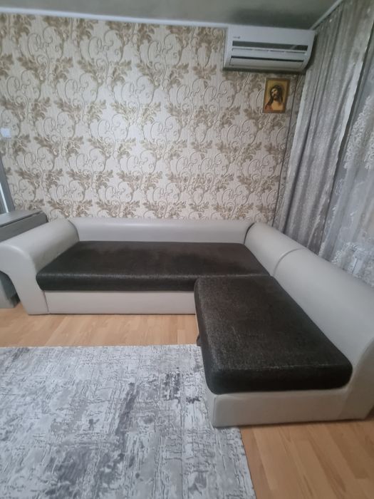 Colțar extensibil cu spațiu de depozitare