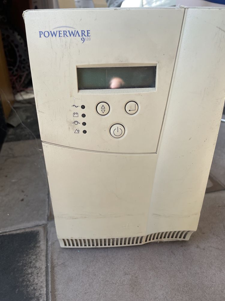 Sursa UPS cu sinus pur 1,5KW