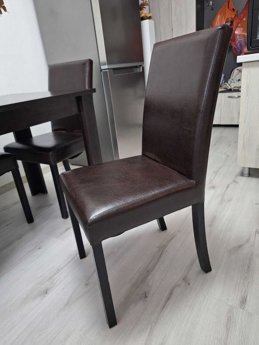 Set masă și scaune