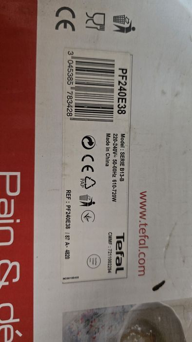 Maşină de pâine Tefal Pain et Delice PF240E38 - Nouă, 20 programe, 700