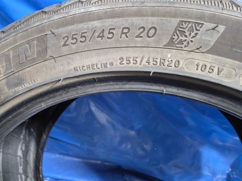 255/45/20 Michelin