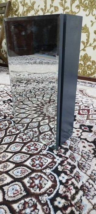 Компьютерный стол в хорошем состоянии